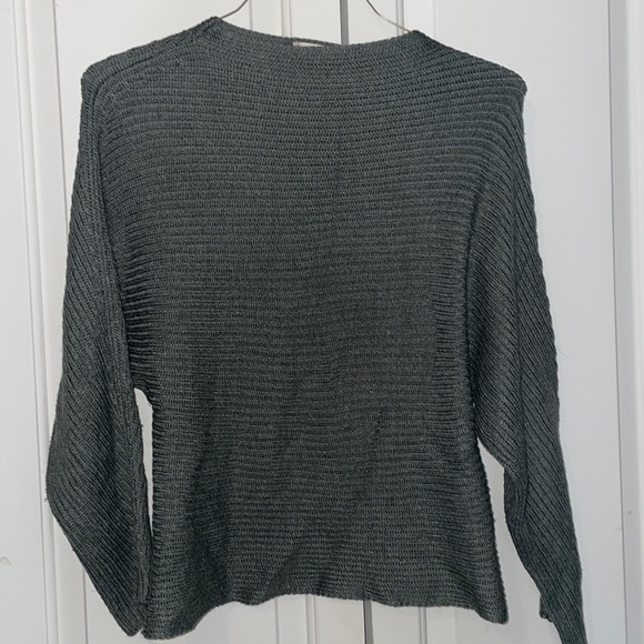 Hem and Thread sweater - Picture 1 of 1
